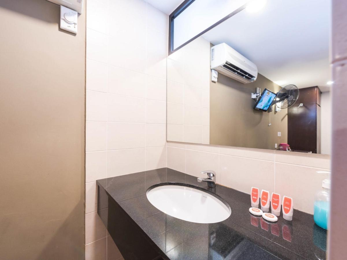 Oyo 89421 Pp Island Hotel George Town Zewnętrze zdjęcie